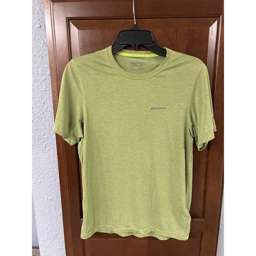Patagonia Green T Shirt Sort Sleeves Size S Men Hiking Outdoors